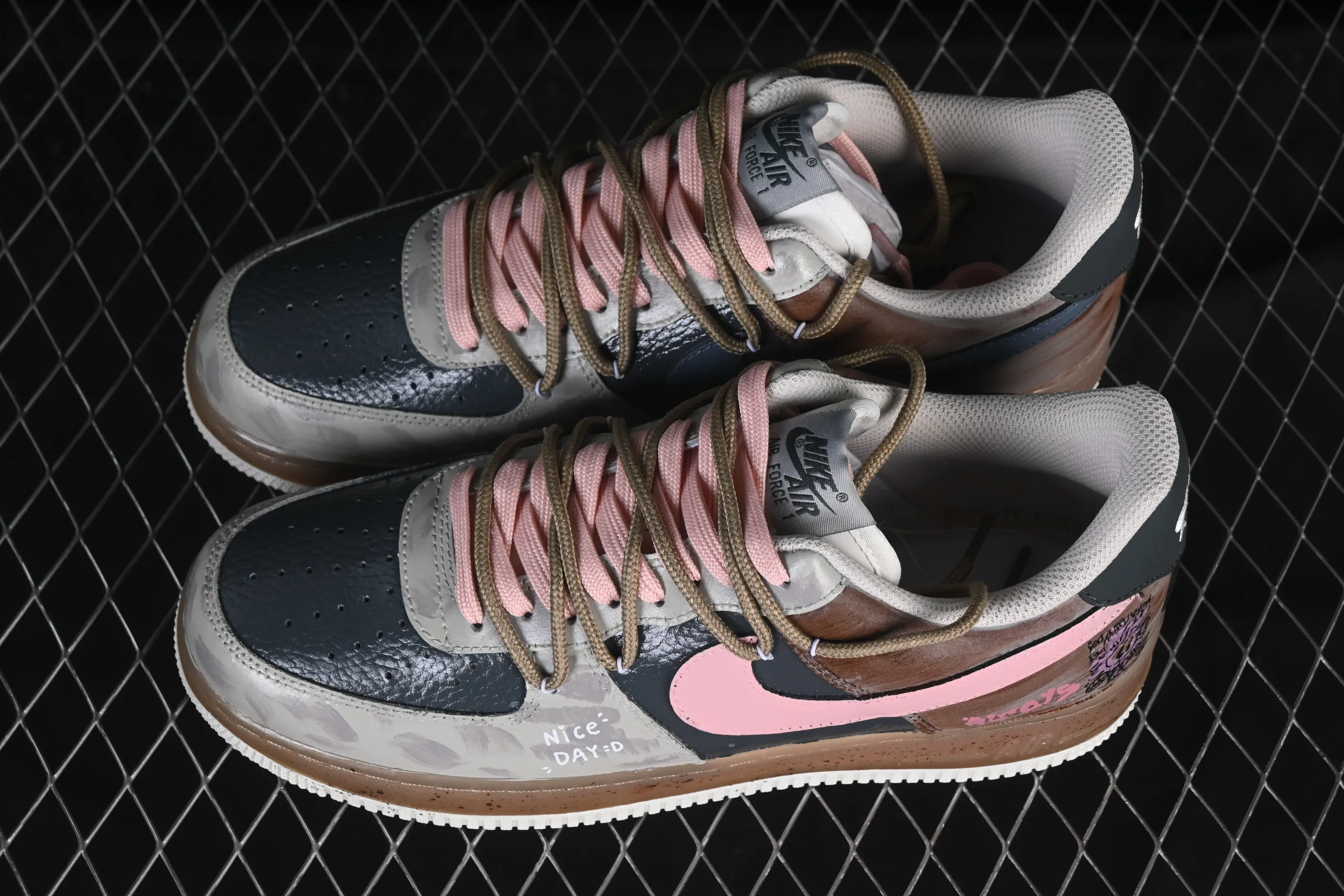 All categories Nk Air Force 1 Air Force series Nk Air Force 1 Low Air Force low-top Nike Air Force 1'07 Low "Mist Powder Diary" Hand-painted graffiti Mist powder diary Air Force 1 low-top casual sneakers CW1888-680